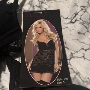 Black Floral Lace Bra And Thong Set With Garters